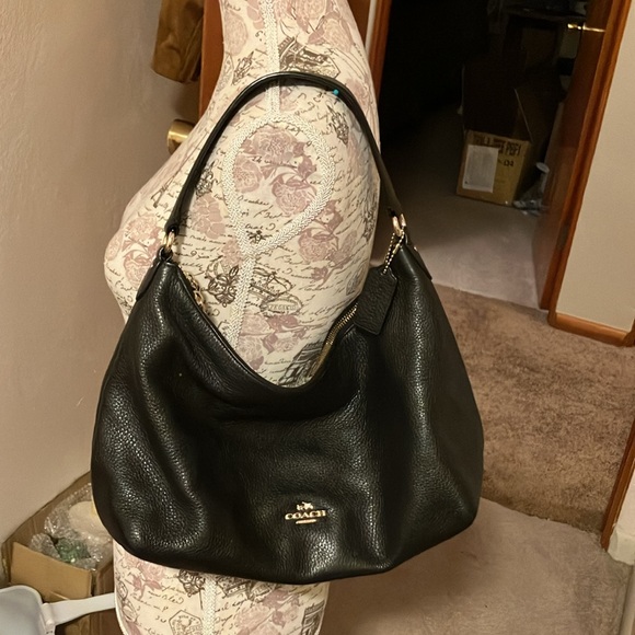COACH SHOULDER BAG. BLACK PURSE IS CLEAN! THROWING USED WALLET IN AS EXTRA. EUC - Picture 14 of 15